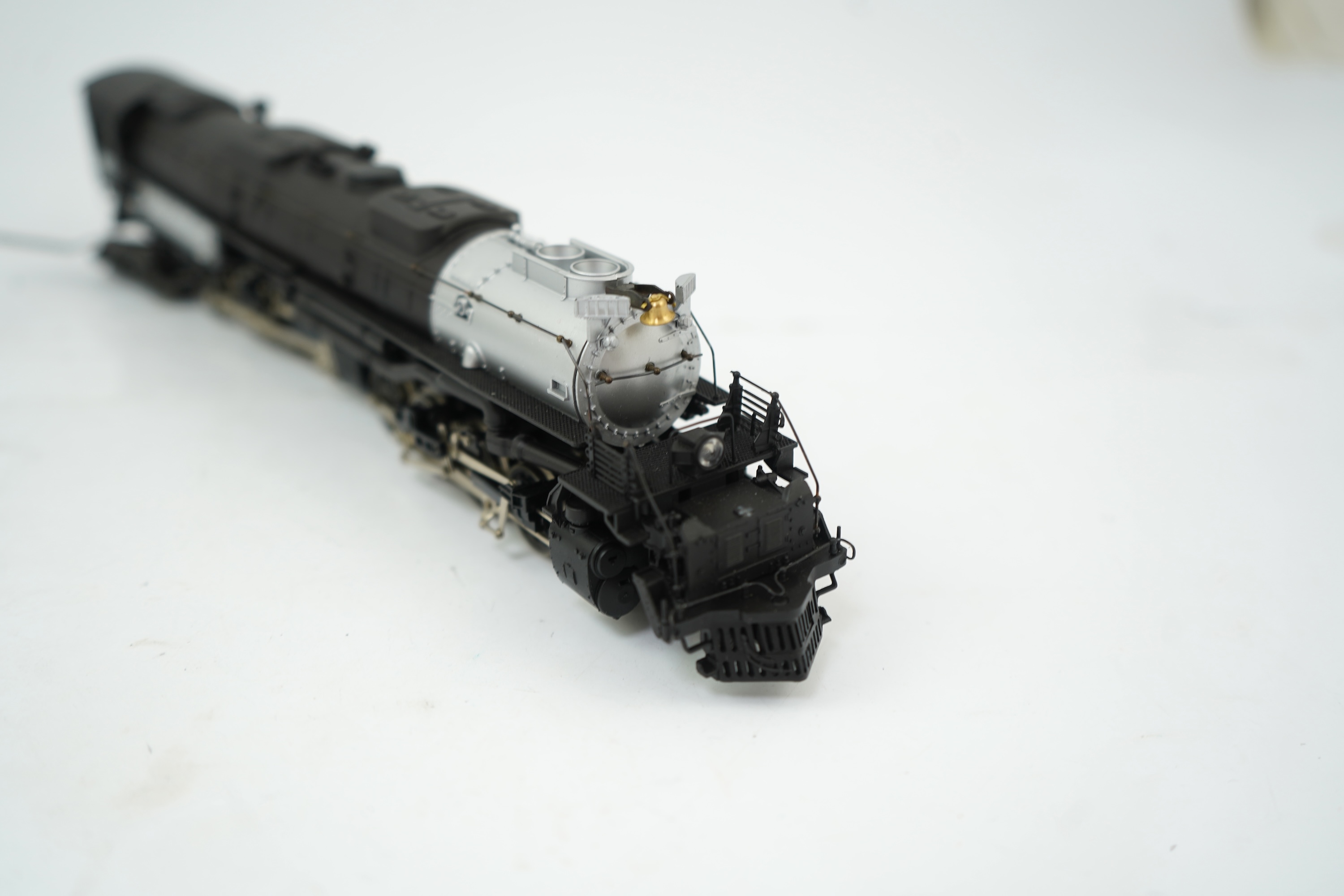 Two HO gauge Union Pacific locomotives; a Rivarossi Big Boy, 4013, 4-8-8-4 tender locomotive, together with LMB Models, Japan, 5093, 4-10-2 locomotive with bogie tender, both powered for two rail operation.